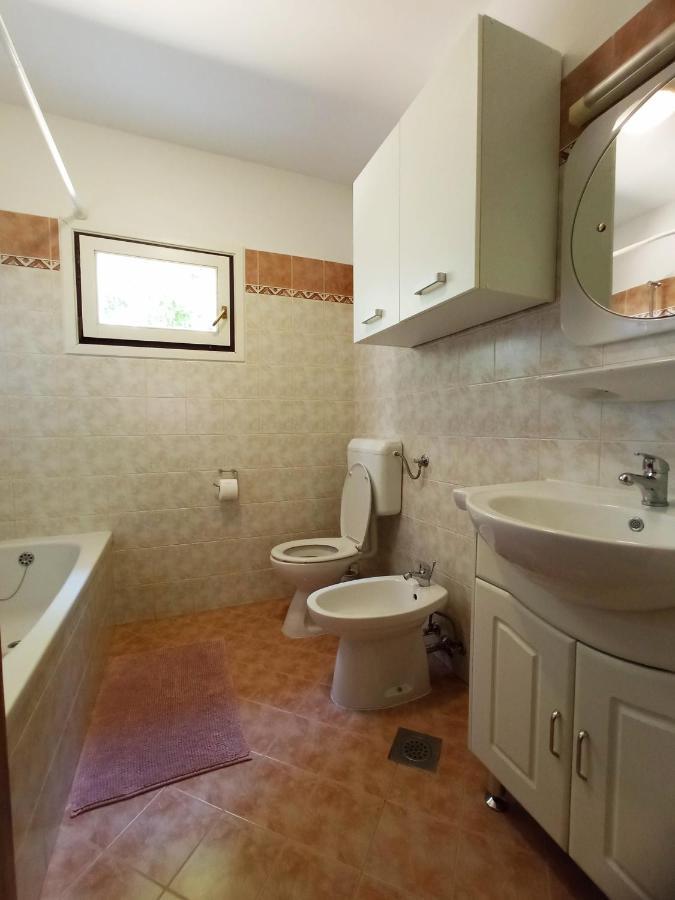 Holiday Home Mirela Sisan Exterior photo
