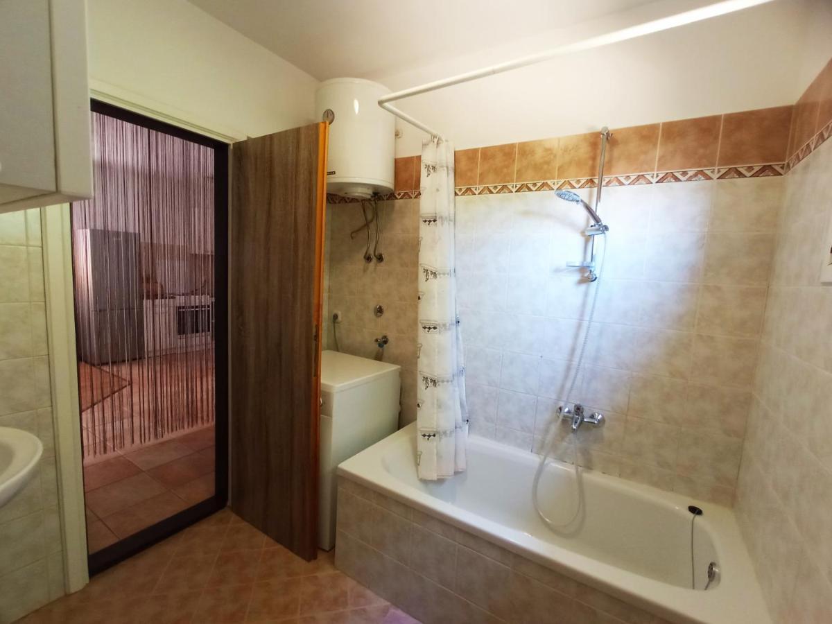 Holiday Home Mirela Sisan Exterior photo